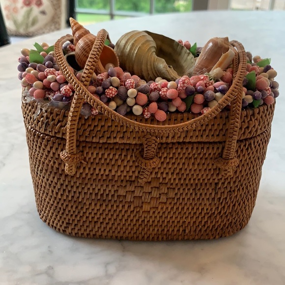 Nantucket shell bag